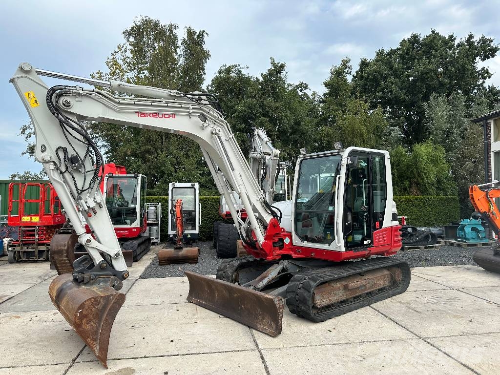 Takeuchi TB 290 CV Midigraafmachines 7t - 12t
