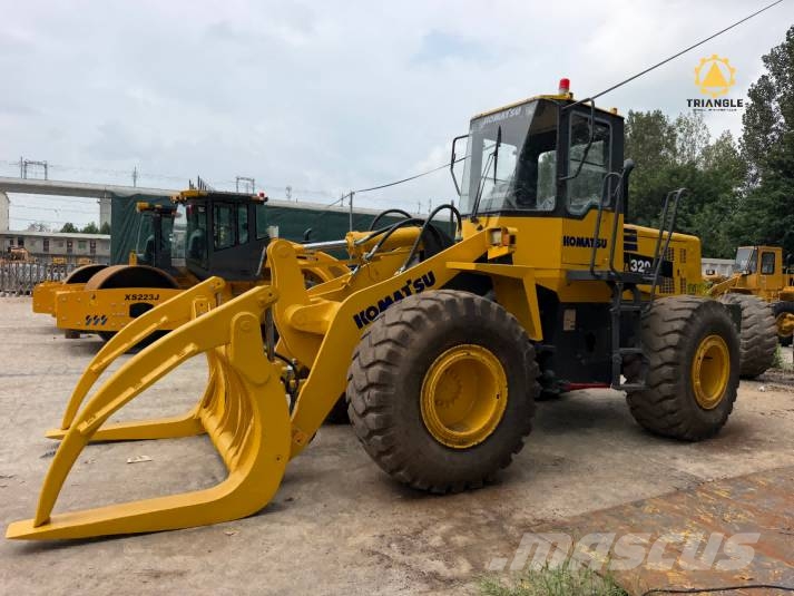 Komatsu WA 320 Колесни товарачи