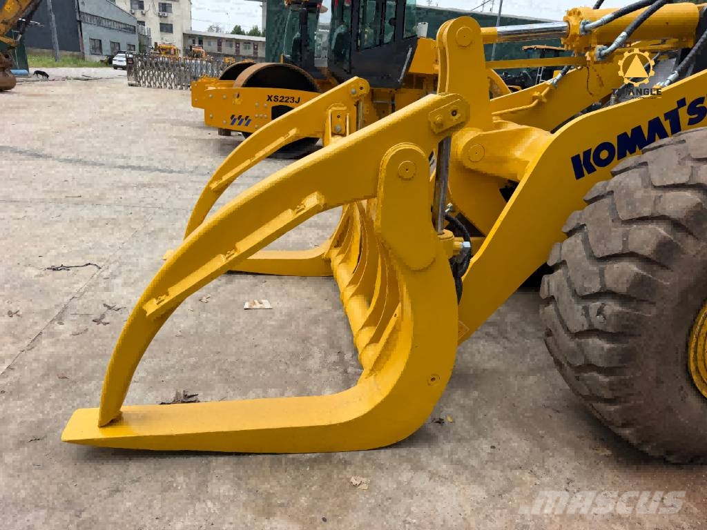 Komatsu WA 320 Колесни товарачи