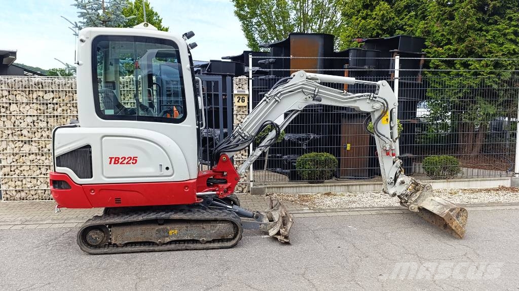 Takeuchi TB 225 Minibagger 2,4 t BJ 2019 Powertilt MS03 Miniexcavadoras