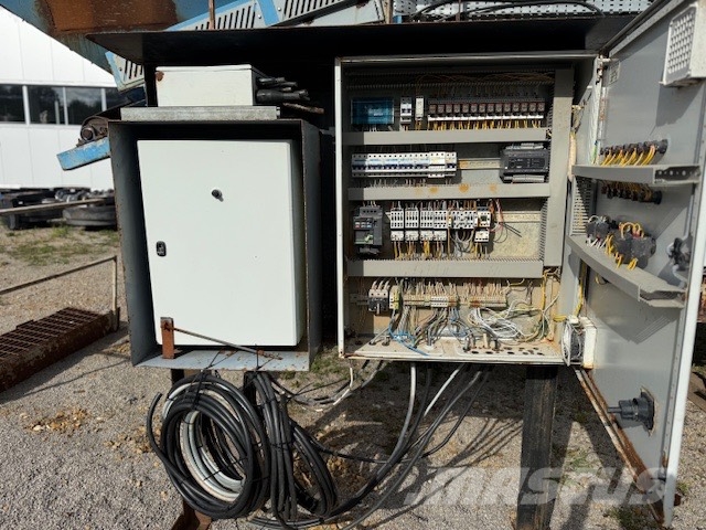 Proflow West Waste Systems Ltd Max X TracK PNEUMAIC SCREEN Мобильные грохоты