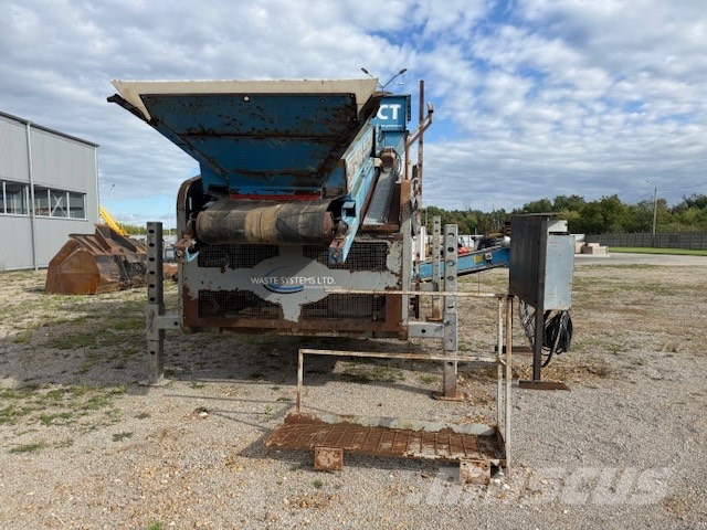 Proflow West Waste Systems Ltd Max X TracK PNEUMAIC SCREEN Мобильные грохоты