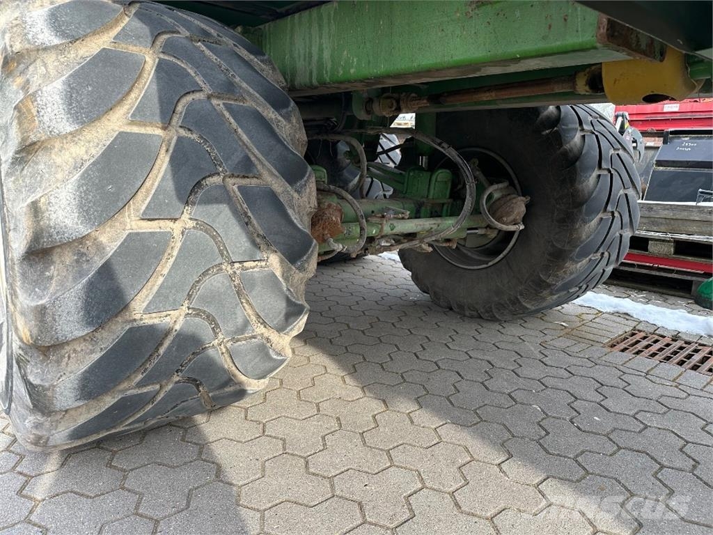 Bergmann HTW 65 + Stapel Gülleaufbau VT 27 Oprema za rukovanje i postavljanje