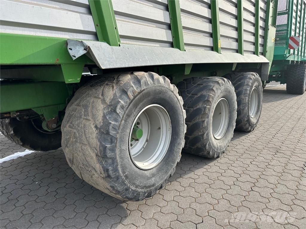 Bergmann HTW 65 + Stapel Gülleaufbau VT 27 Oprema za rukovanje i postavljanje