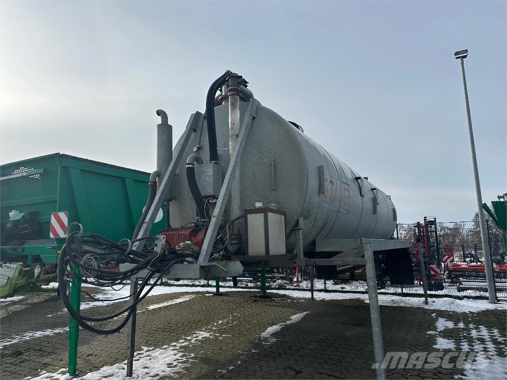 Bergmann HTW 65 + Stapel Gülleaufbau VT 27 Oprema za rukovanje i postavljanje