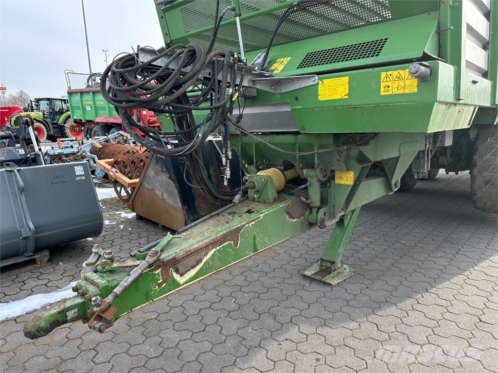 Bergmann HTW 65 + Stapel Gülleaufbau VT 27 Oprema za rukovanje i postavljanje