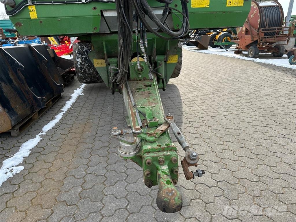 Bergmann HTW 65 + Stapel Gülleaufbau VT 27 Oprema za rukovanje i postavljanje