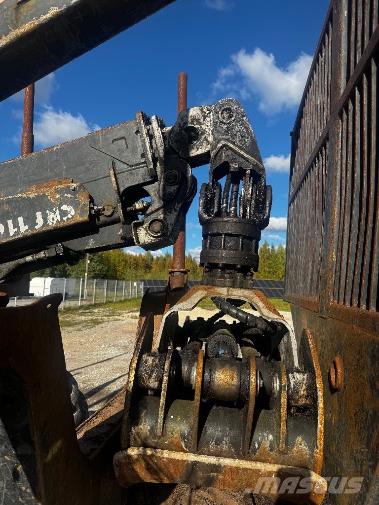 Komatsu 865 Forvarderi