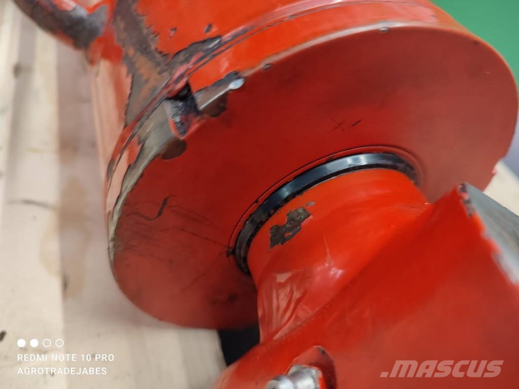 Manitou MLT 634 633 629 627  spoon actuator Výložníky a lyžice