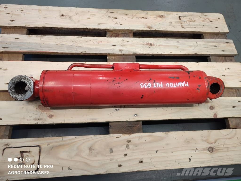 Manitou MLT 634 633 629 627  spoon actuator Výložníky a lyžice
