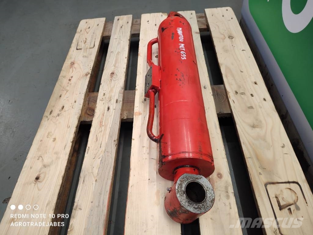 Manitou MLT 634 633 629 627  spoon actuator Výložníky a lyžice