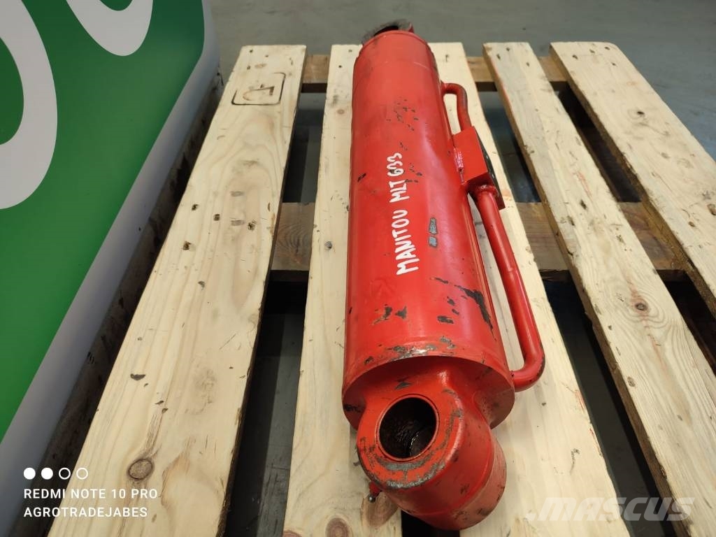 Manitou MLT 634 633 629 627  spoon actuator Výložníky a lyžice