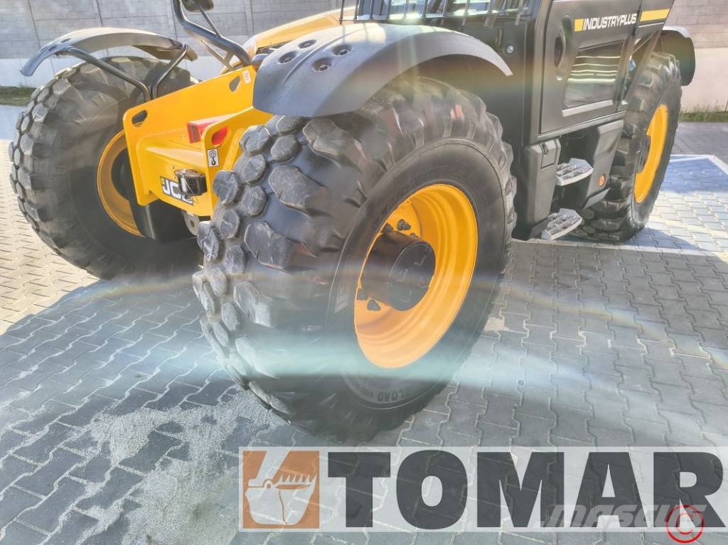 JCB 560-80 INDUSTRY PLUS رافعة تلسكوبية