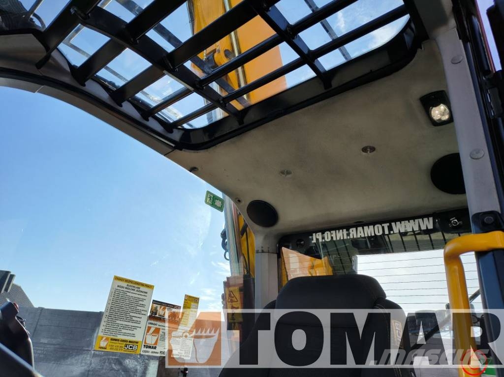 JCB 560-80 INDUSTRY PLUS رافعة تلسكوبية