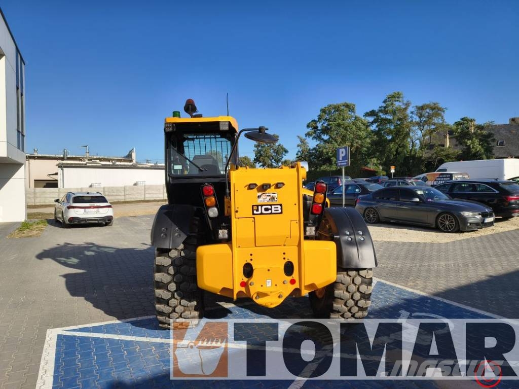 JCB 560-80 INDUSTRY PLUS رافعة تلسكوبية
