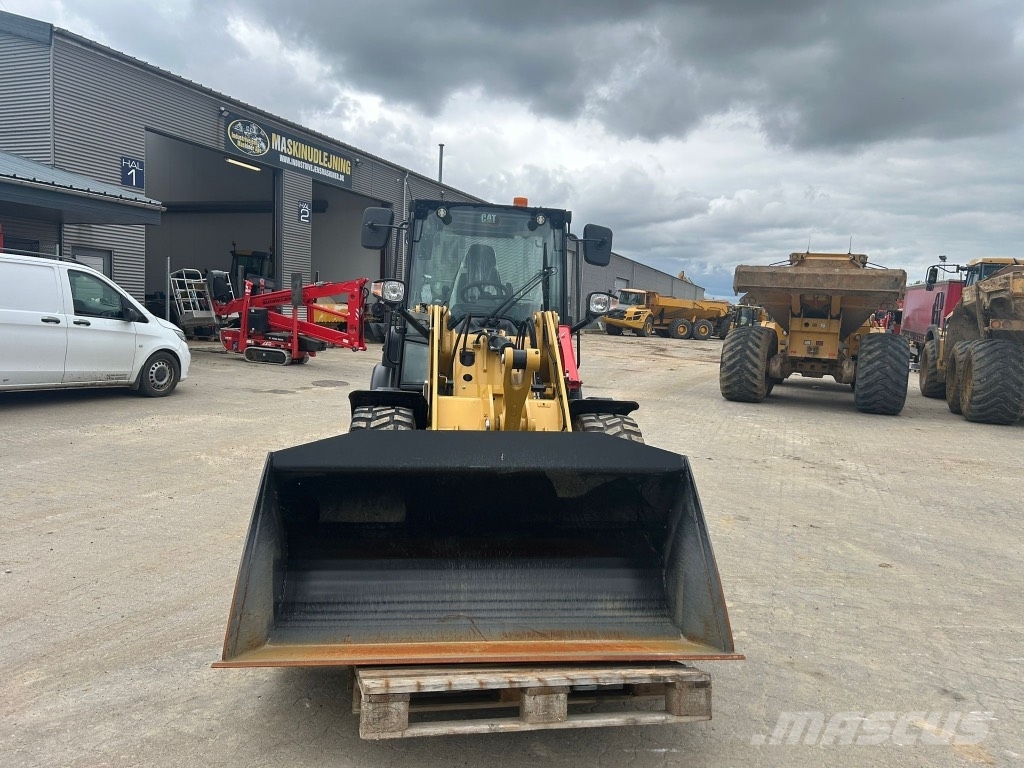 CAT 906 BIG FOOT لوادر بعجل