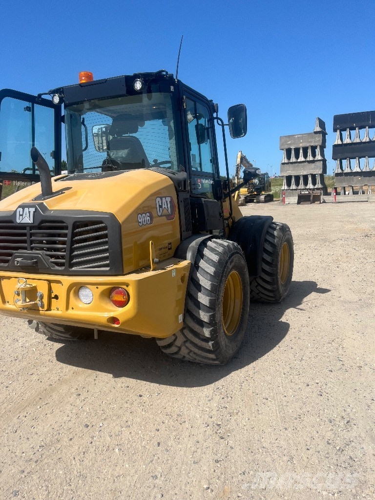 CAT 906 BIG FOOT لوادر بعجل