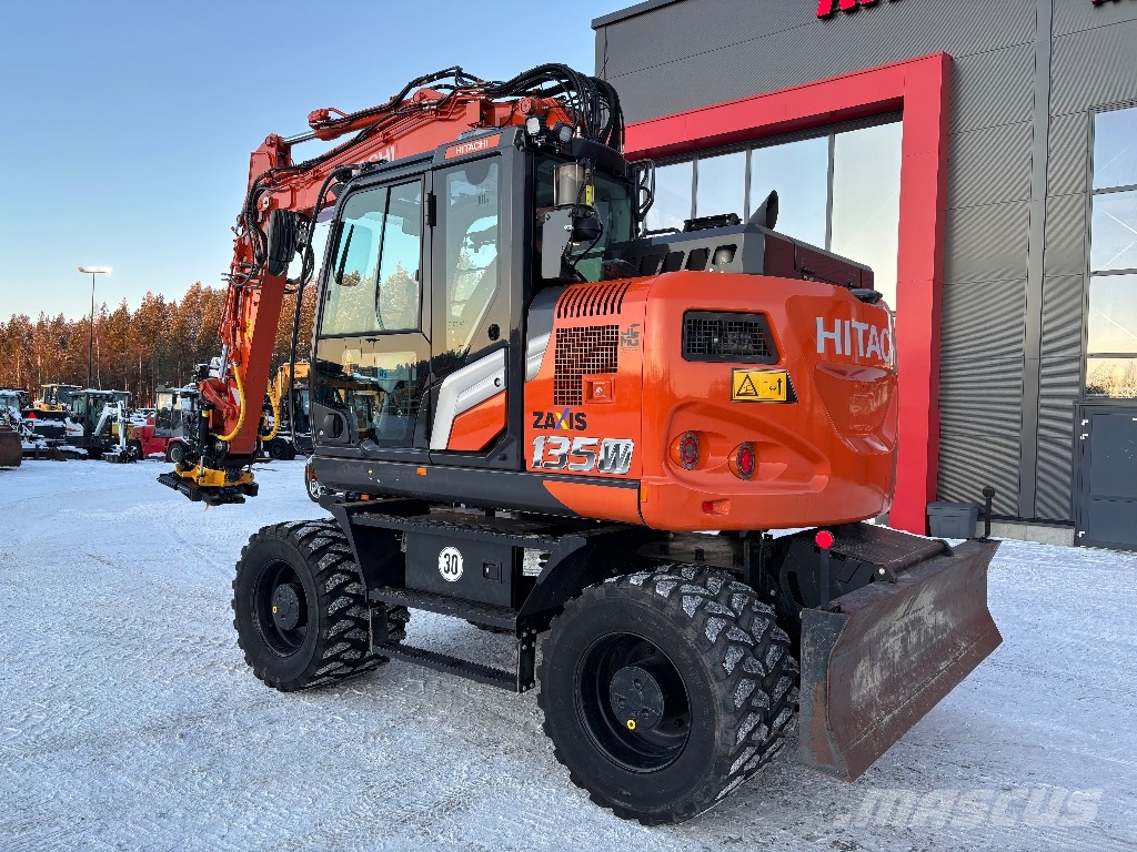 Hitachi ZX 135 W-7 / Engcon, Rasvari, Lämmitin, StageV حفارات بعجل