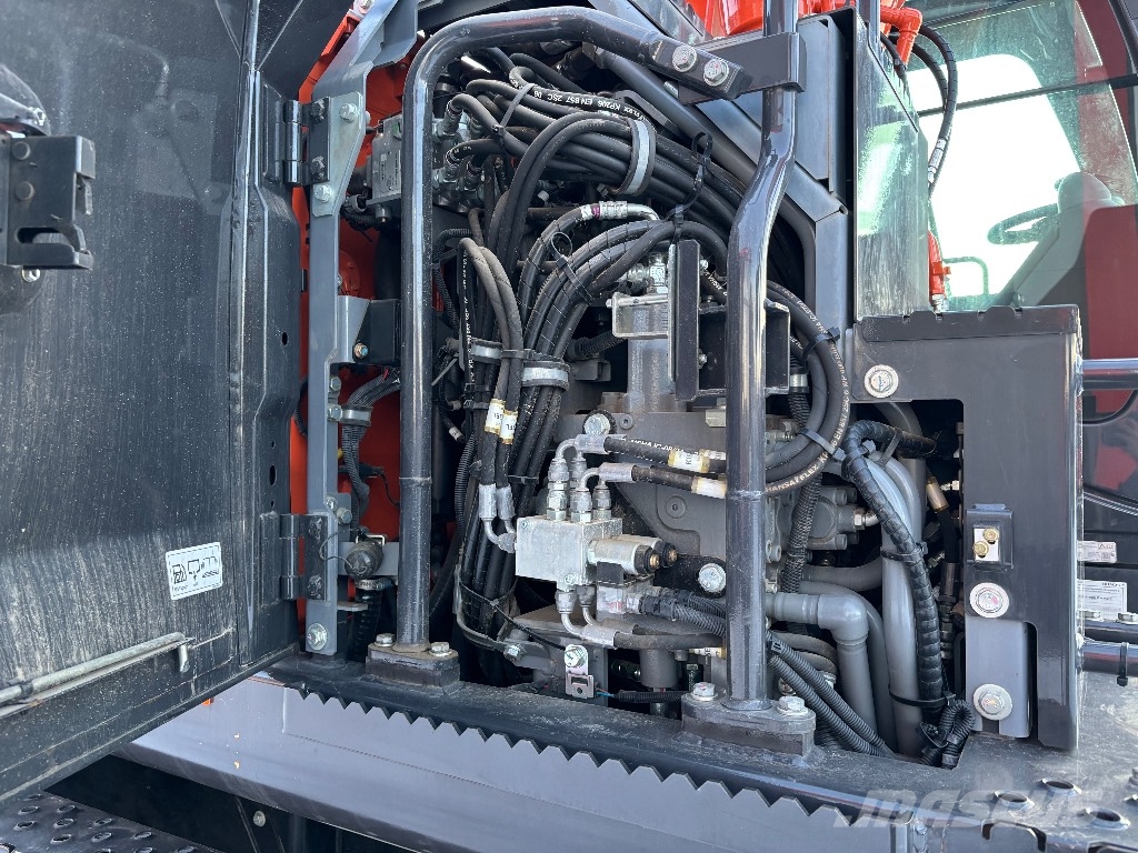 Hitachi ZX 135 W-7 / Engcon, Rasvari, Lämmitin, StageV حفارات بعجل