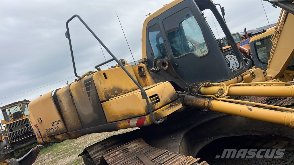 Komatsu PC 240 NLC Ejes