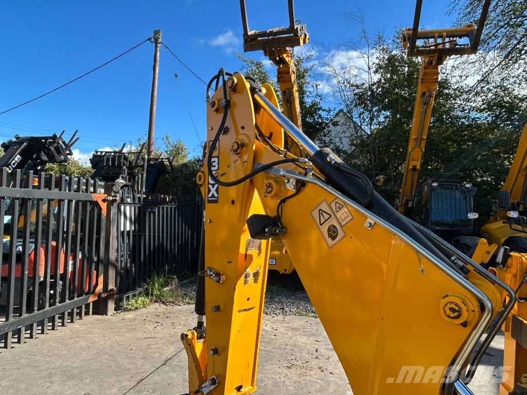 JCB 3CX Compact Backhoe loaders