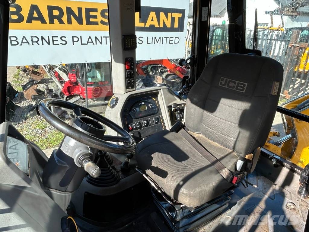 JCB 3CX Compact Backhoe loaders