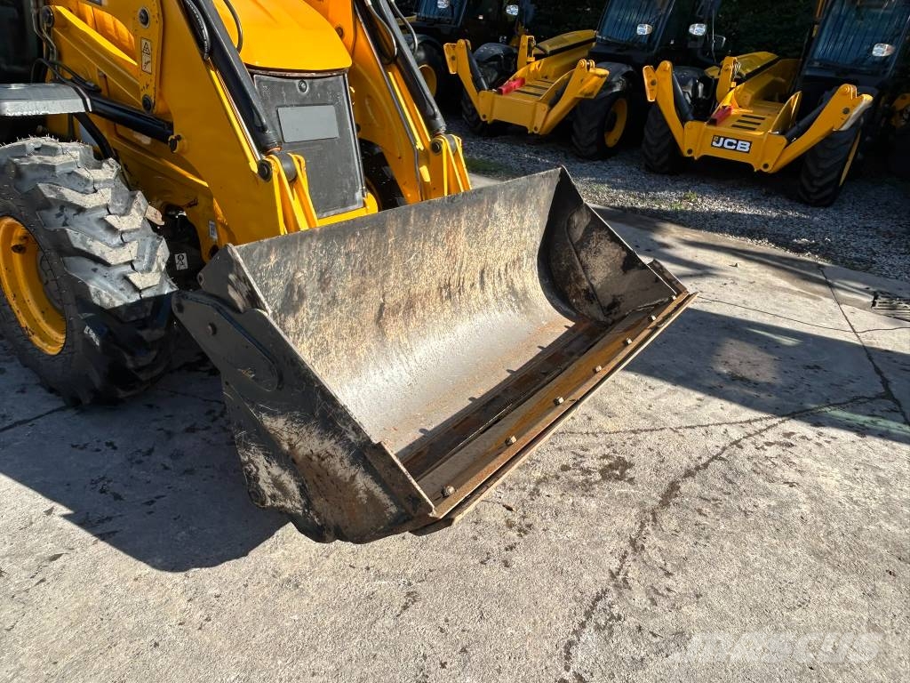 JCB 3CX Compact Backhoe loaders