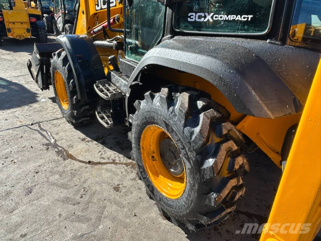 JCB 3CX Compact Backhoe loaders