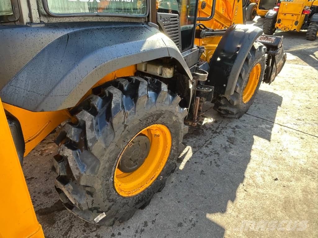 JCB 3CX Compact Backhoe loaders