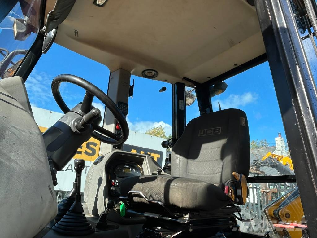 JCB 3CX Compact Backhoe loaders