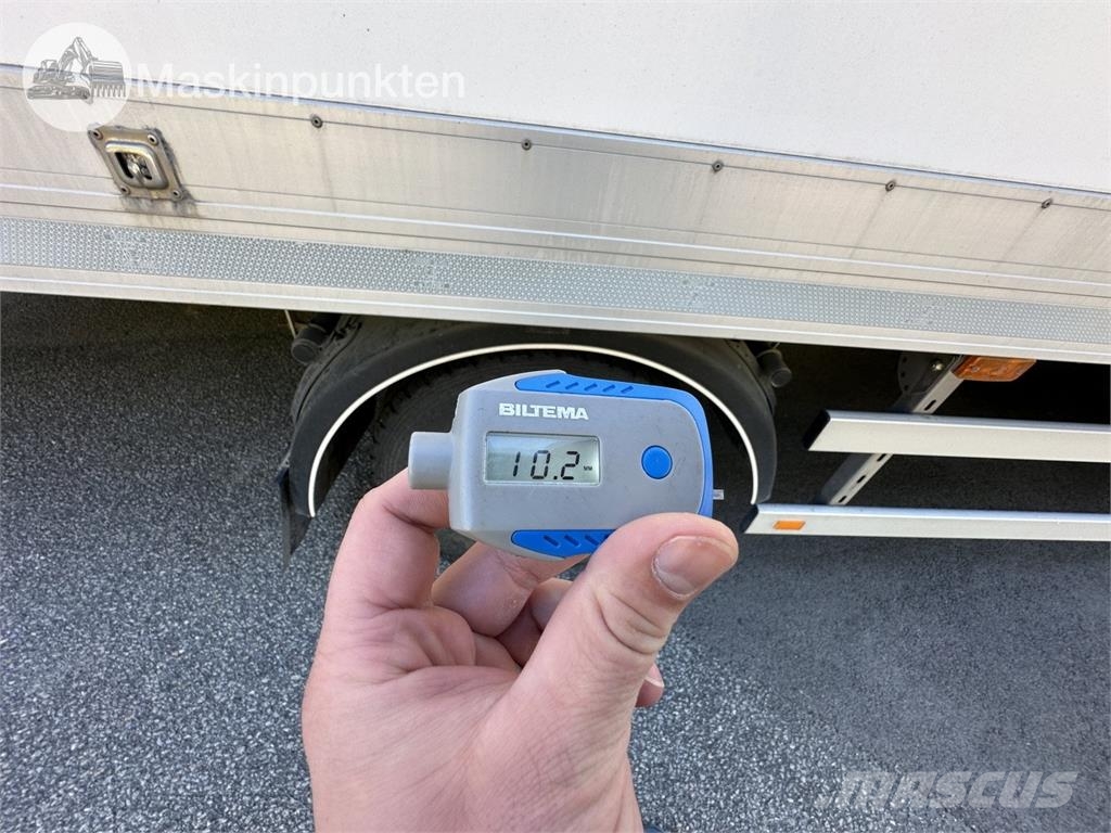 Volvo FL 冷藏车