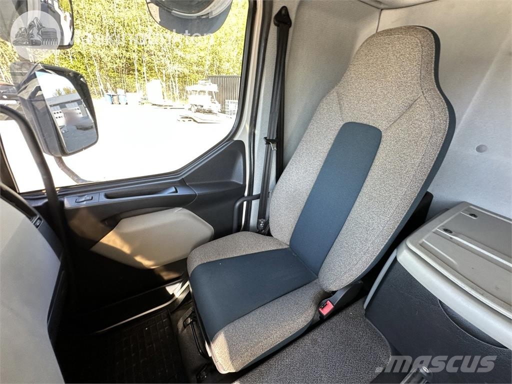 Volvo FL 冷藏车
