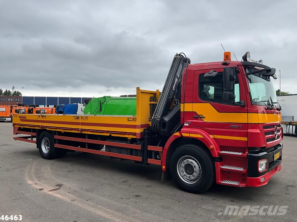 Mercedes-Benz AXOR 1824 Hiab 12 Tonmeter laadkraan Всъдеходни кранове