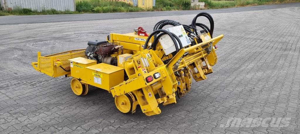 Spring installation machine | Rail clip installer Održavanje železničkih pruga
