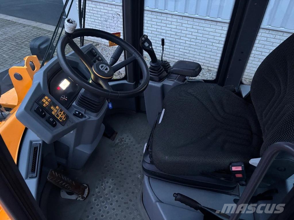 Volvo L30G wheelloader, 2017 year, bucket + forks !! Naudoti ratiniai krautuvai