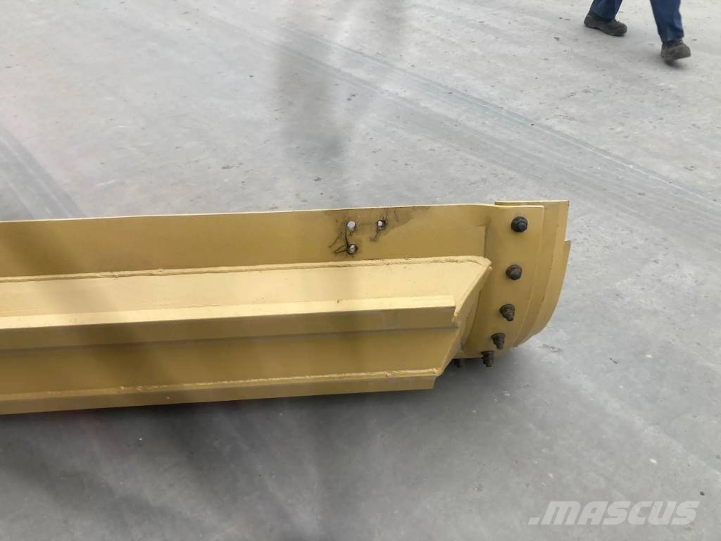 CAT 120M2 Moldboard Naži