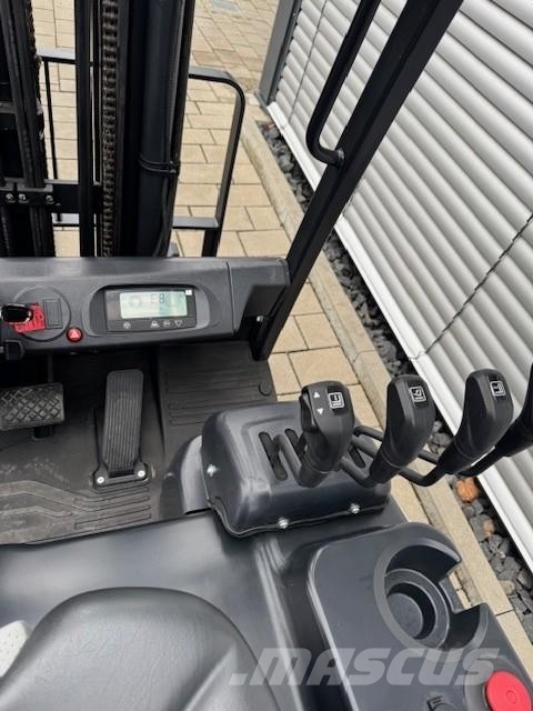 Bobcat B15T-7 Plus شاحنات ذات رافعات شوكية تعمل بالكهرباء