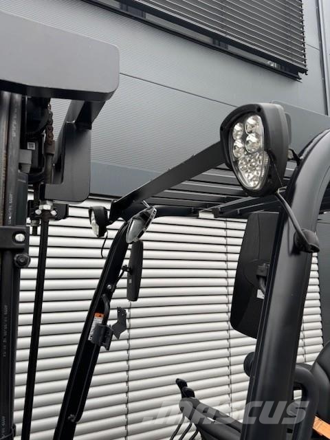 Bobcat B15T-7 Plus شاحنات ذات رافعات شوكية تعمل بالكهرباء