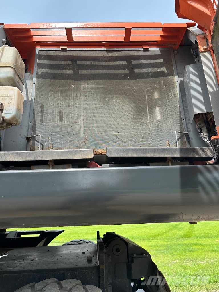 Hitachi OQ 70/55 ZX220W-5B Mobilbagger 旋轉式挖土機/掘鑿機/挖掘機
