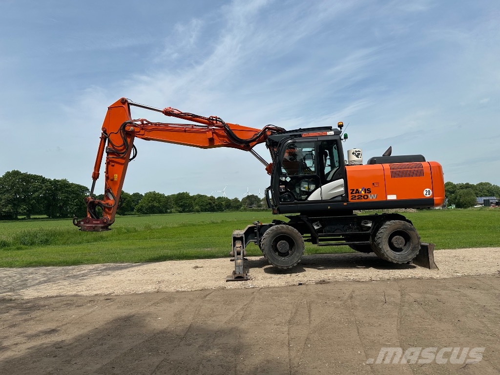 Hitachi OQ 70/55 ZX220W-5B Mobilbagger 旋轉式挖土機/掘鑿機/挖掘機