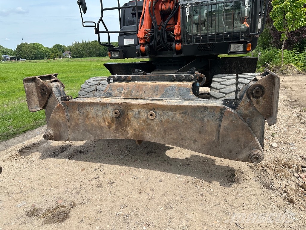 Hitachi OQ 70/55 ZX220W-5B Mobilbagger 旋轉式挖土機/掘鑿機/挖掘機