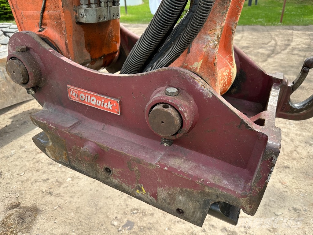 Hitachi OQ 70/55 ZX220W-5B Mobilbagger 旋轉式挖土機/掘鑿機/挖掘機