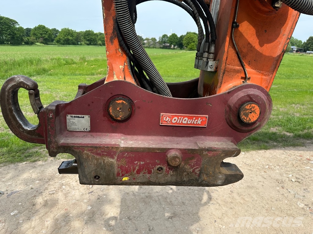 Hitachi OQ 70/55 ZX220W-5B Mobilbagger 旋轉式挖土機/掘鑿機/挖掘機