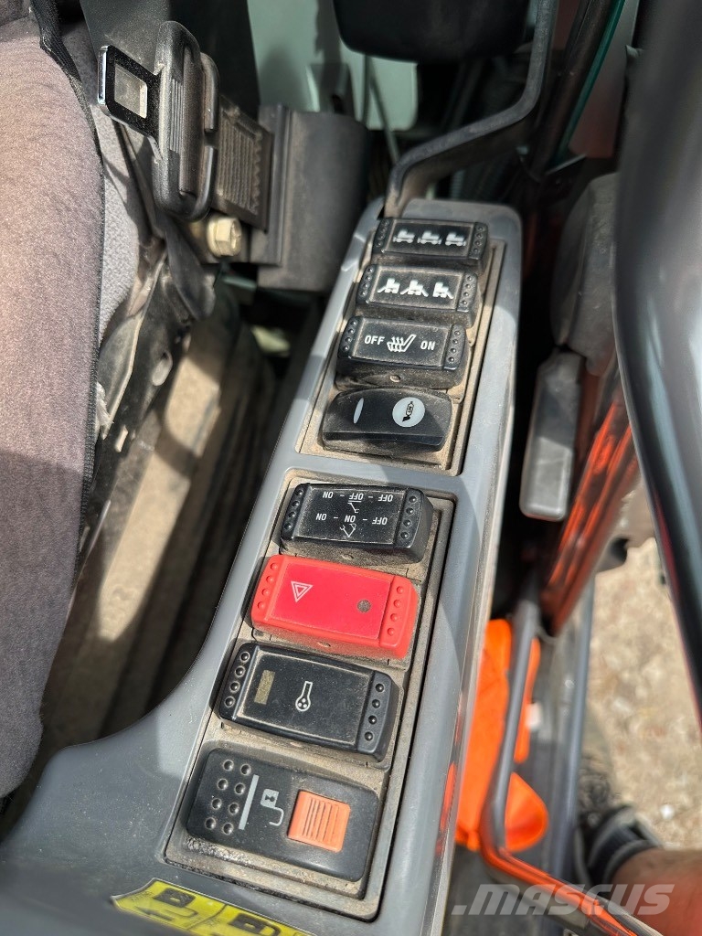 Hitachi OQ 70/55 ZX220W-5B Mobilbagger 旋轉式挖土機/掘鑿機/挖掘機