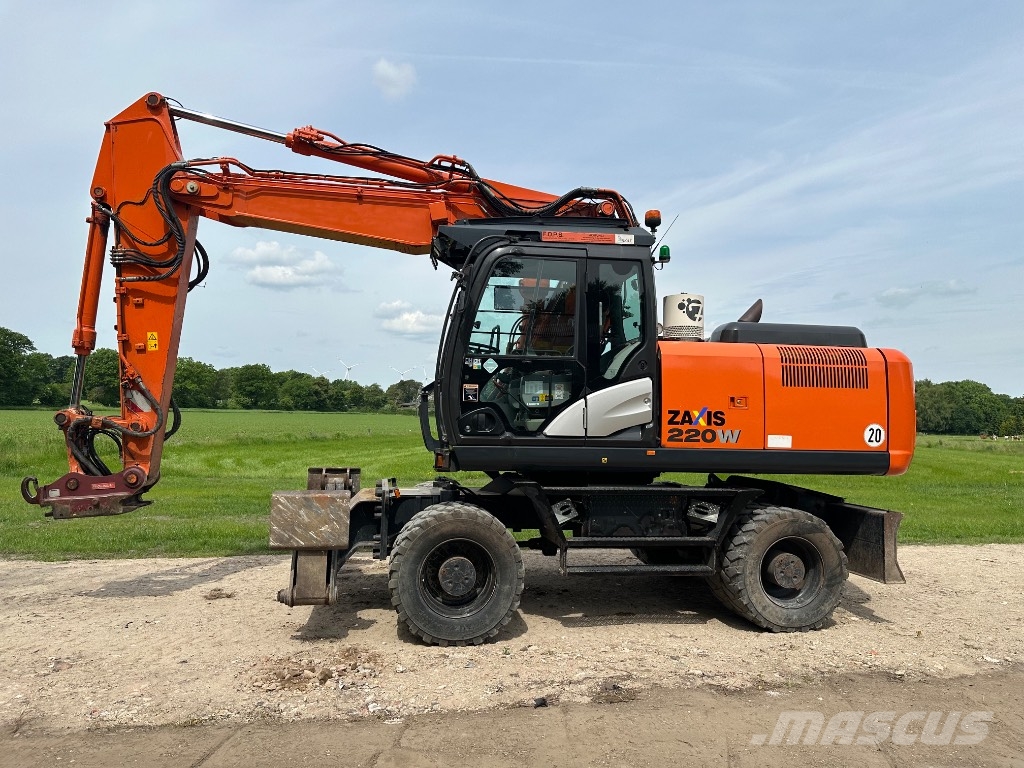Hitachi OQ 70/55 ZX220W-5B Mobilbagger 旋轉式挖土機/掘鑿機/挖掘機