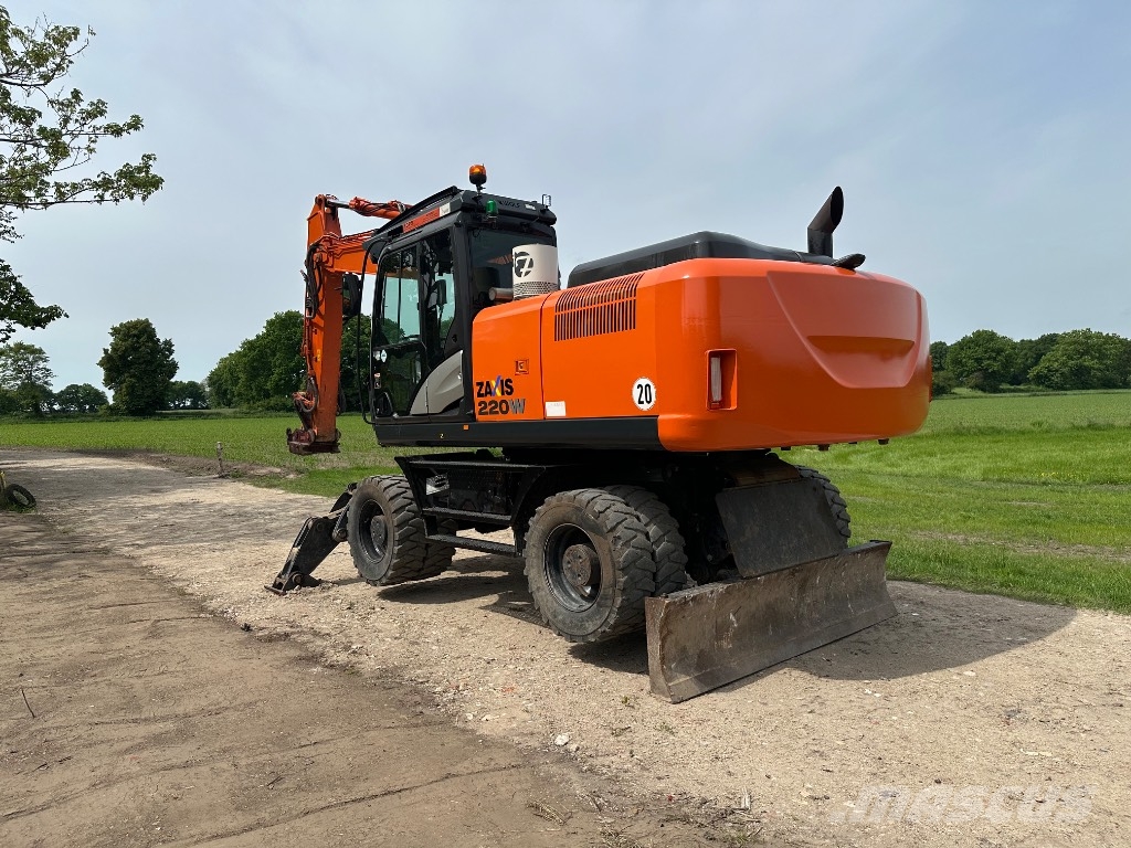 Hitachi OQ 70/55 ZX220W-5B Mobilbagger 旋轉式挖土機/掘鑿機/挖掘機