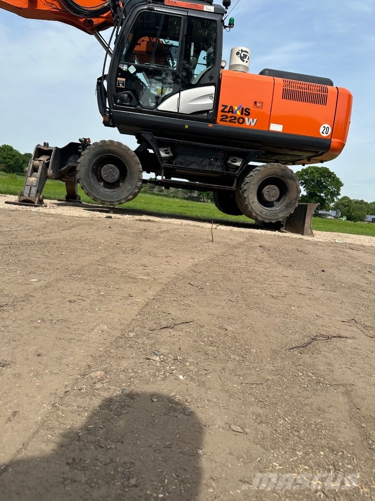 Hitachi OQ 70/55 ZX220W-5B Mobilbagger 旋轉式挖土機/掘鑿機/挖掘機