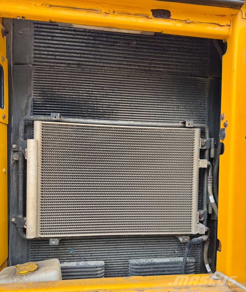 JCB 220 XL 4F 大型油圧ショベル12t以上（パワーショベル・ユンボ）