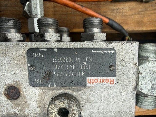 LIEBEHRR PILOT VALVE BLOCK Hydraulics
