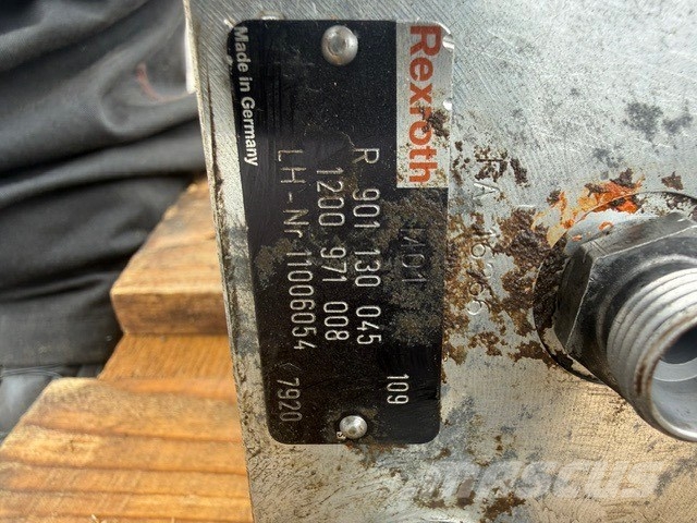 LIEBEHRR PILOT VALVE BLOCK Hydraulics